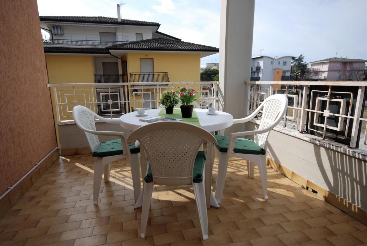 Residenza Gardenia Lignano Sabbiadoro Exterior foto